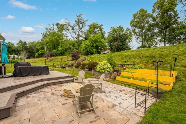 1761 Stevensan Dr gallery image 34