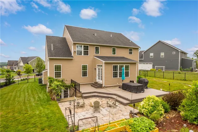 1761 Stevensan Dr gallery image 38
