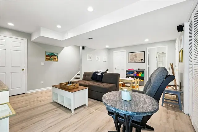 177 Cheryl Drive gallery image 9