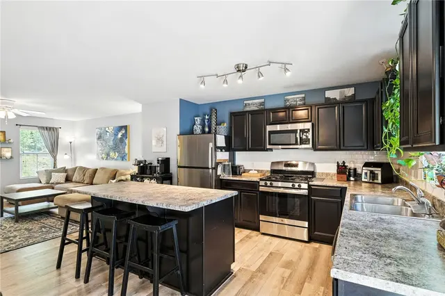 177 Cheryl Drive gallery image 17