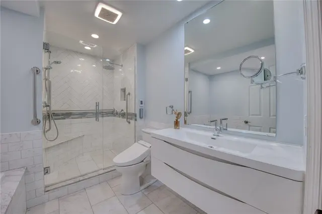 1770 Foxcroft Ln 201 gallery image 9