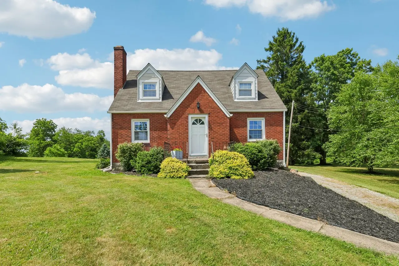 1770 Locust ROAD