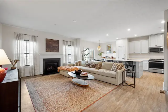 179 Dana Dr gallery image 2