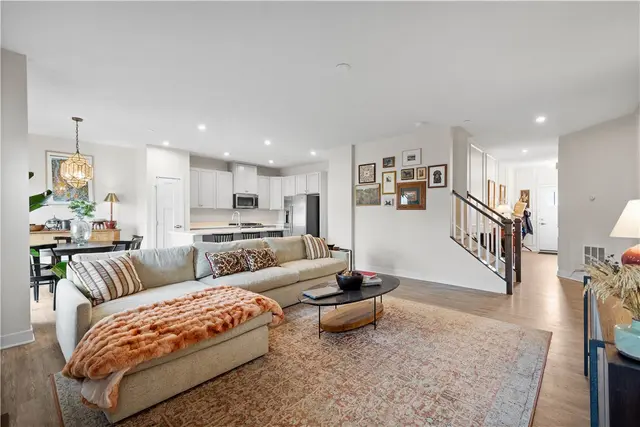 179 Dana Dr gallery image 3