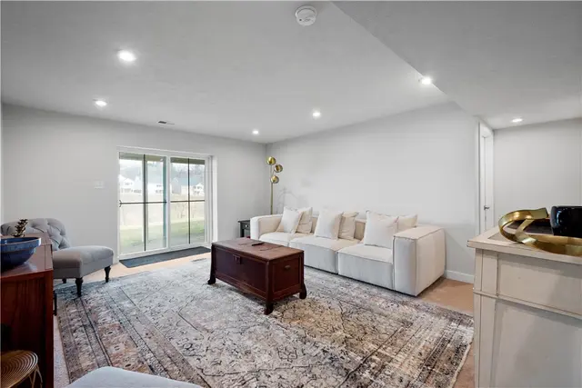 179 Dana Dr gallery image 26