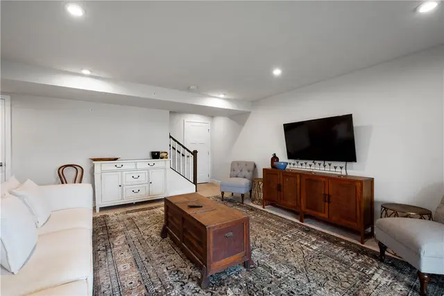 179 Dana Dr gallery image 27
