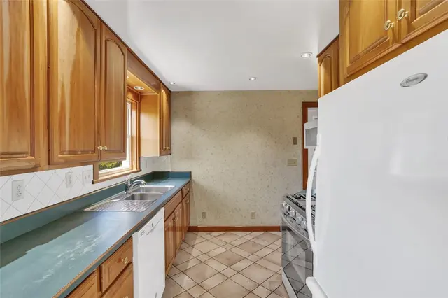 180 Bonnie View Dr gallery image 24