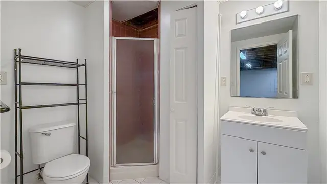 180 Montclair Ave gallery image 4