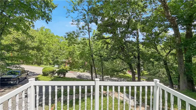 180 Montclair Ave gallery image 10