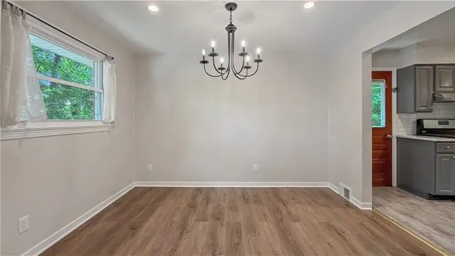 180 Montclair Ave gallery image 12