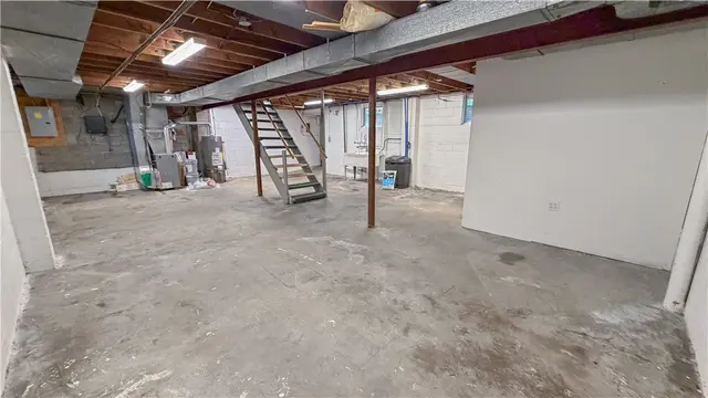180 Montclair Ave gallery image 15