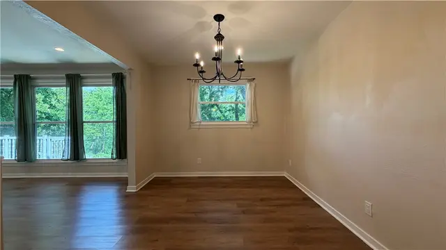 180 Montclair Ave gallery image 20