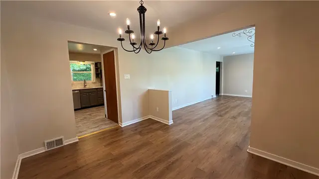 180 Montclair Ave gallery image 21