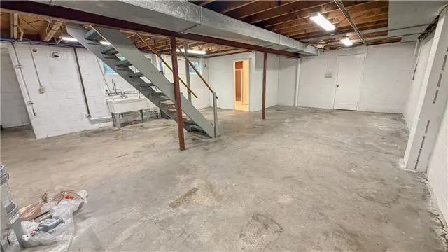 180 Montclair Ave gallery image 22