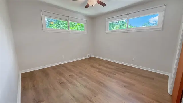 180 Montclair Ave gallery image 28