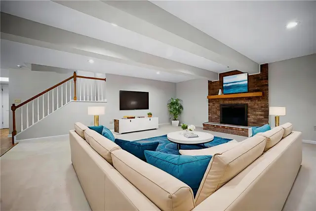 1803 N Villa Dr gallery image 9
