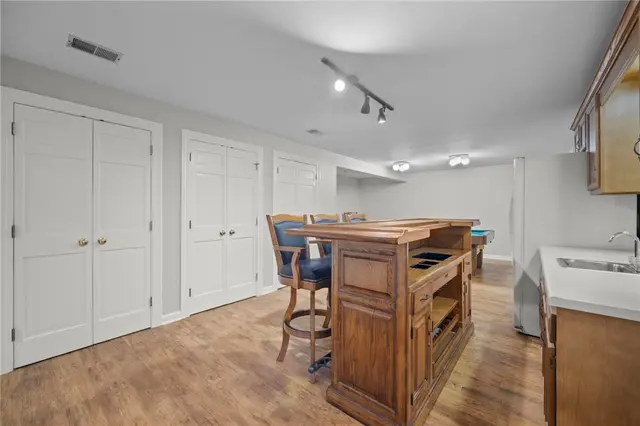 1803 N Villa Dr gallery image 17
