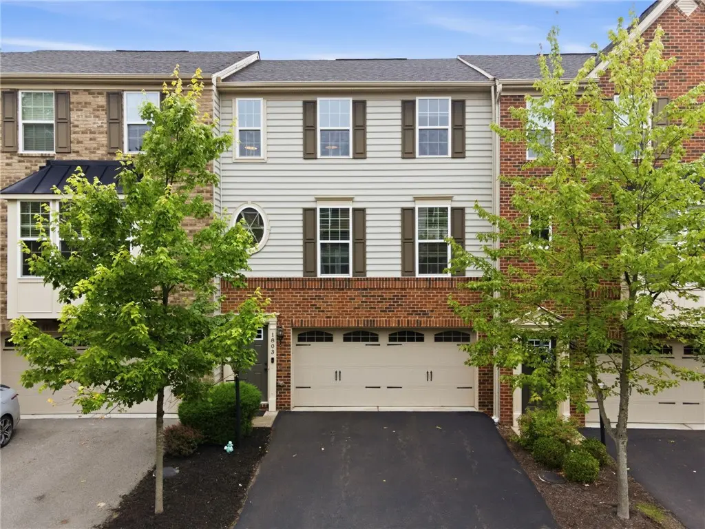 1803 Pointe View Dr