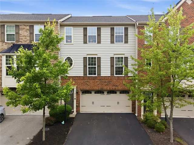 1803 Pointe View Dr