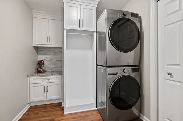 1804 Appleridge Ct gallery image 25