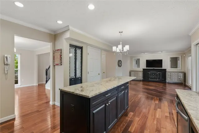 1805 Pioneer Dr gallery image 14