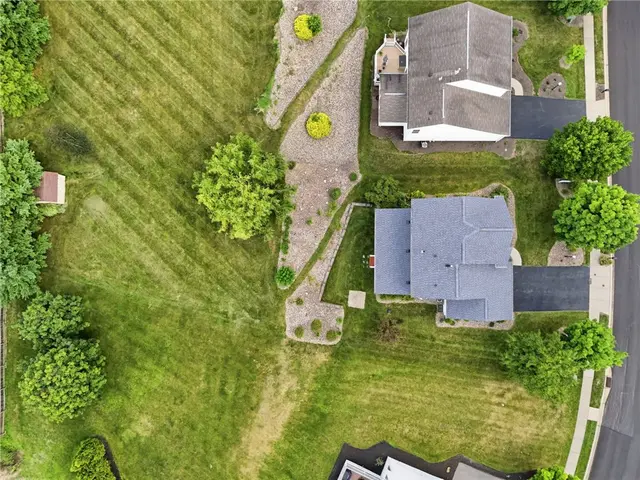 1805 Pioneer Dr gallery image 34