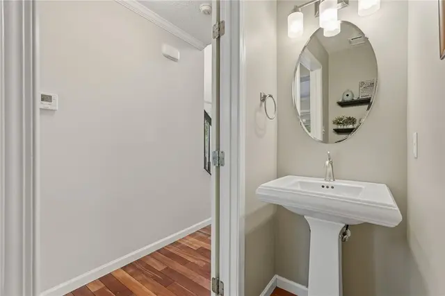 1805 Pioneer Dr gallery image 38