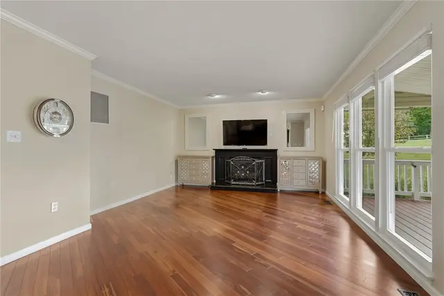 1805 Pioneer Dr gallery image 47