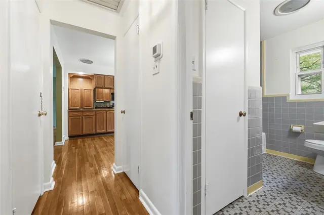 1806 Ferguson Rd gallery image 43