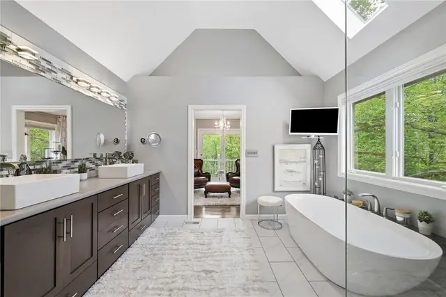 1807 Willow Oak Dr gallery image 8