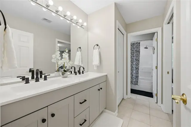 1807 Willow Oak Dr gallery image 9