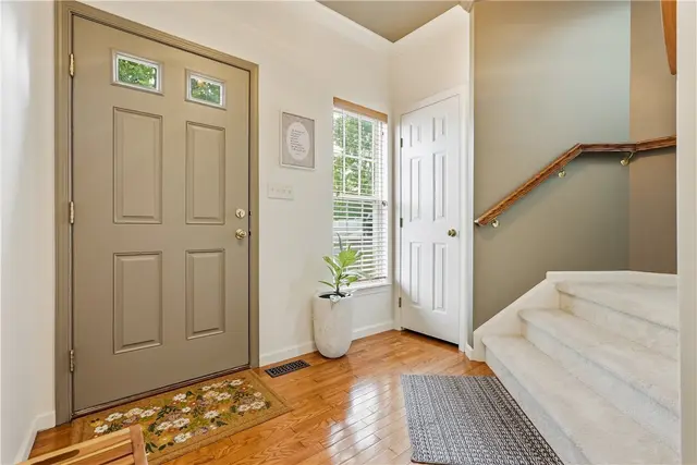 181 Southern Valley Ct gallery image 14