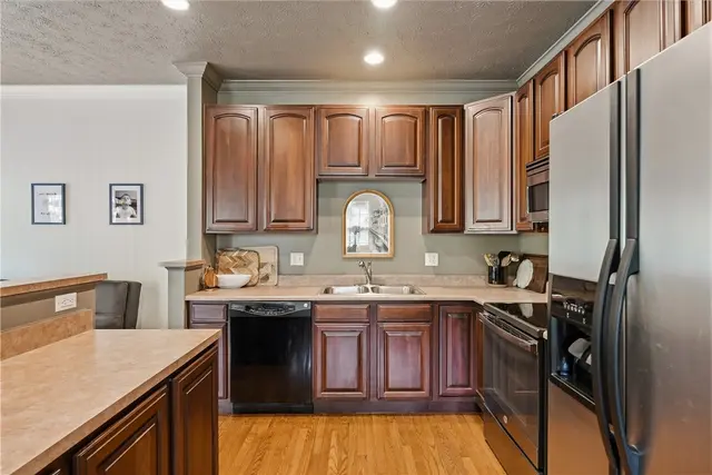 181 Southern Valley Ct gallery image 15