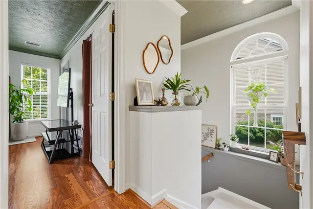 181 Southern Valley Ct gallery image 16