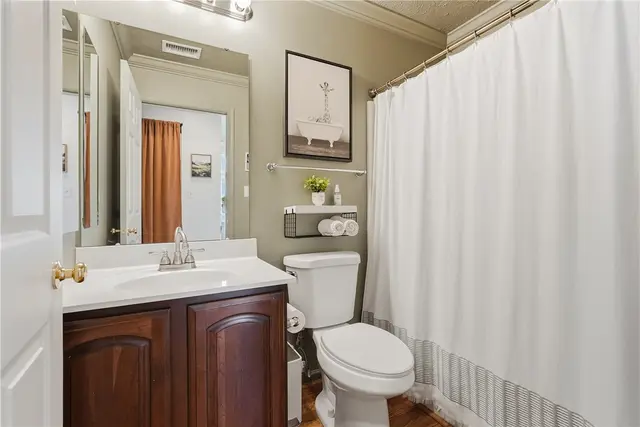181 Southern Valley Ct gallery image 18