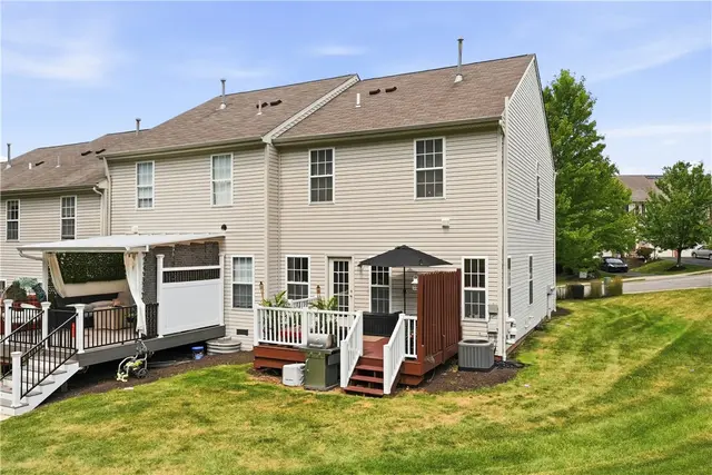 181 Southern Valley Ct gallery image 19