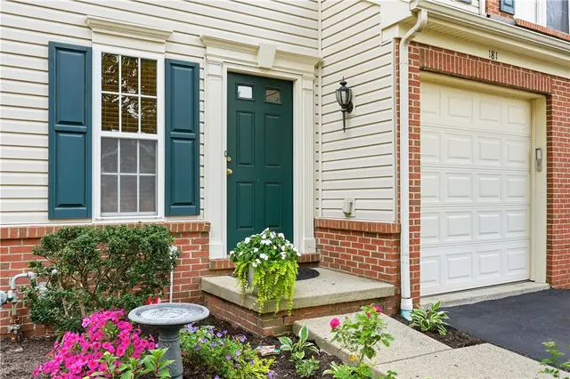 181 Southern Valley Ct gallery image 29