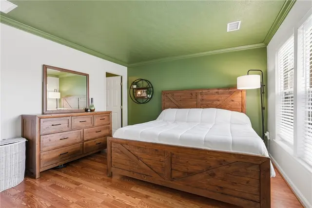181 Southern Valley Ct gallery image 36