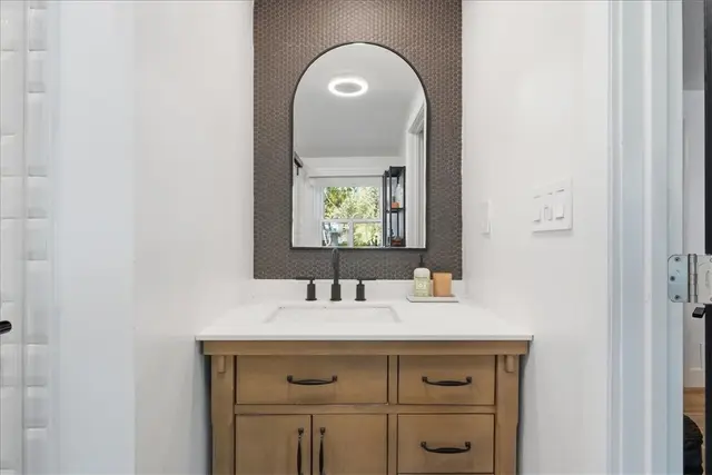 1814 Concord Drive gallery image 29