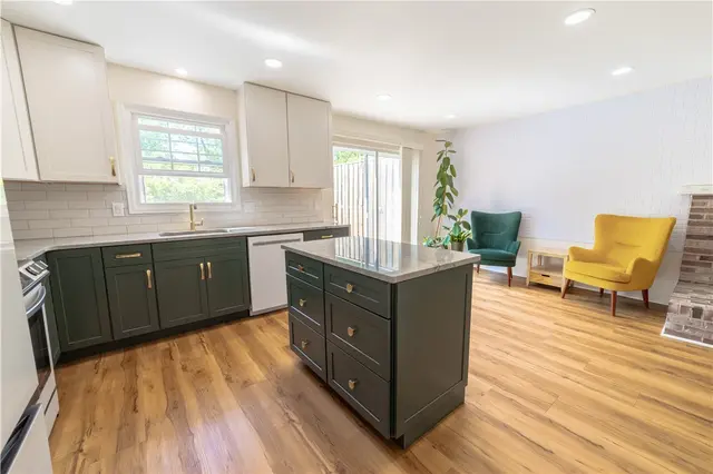 1818 Foxcroft Ln 803 gallery image 23