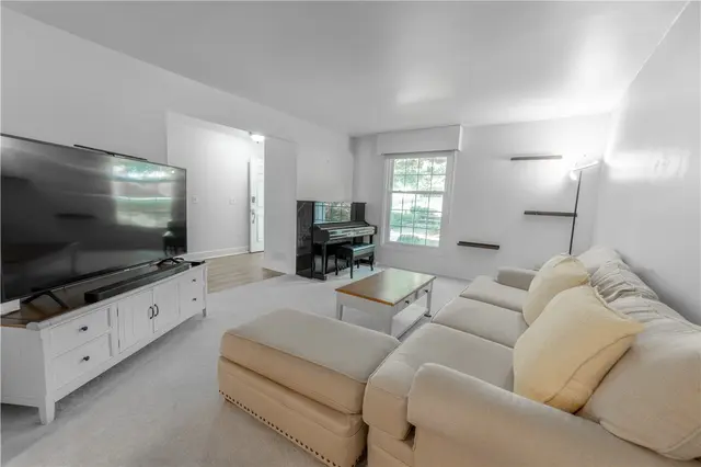1818 Foxcroft Ln 803 gallery image 29