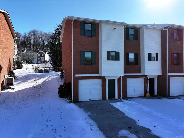 182 Woodhaven Dr gallery image 2