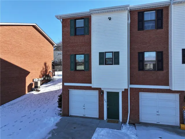 182 Woodhaven Dr gallery image 3