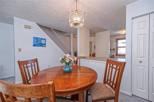 182 Woodhaven Dr gallery image 7