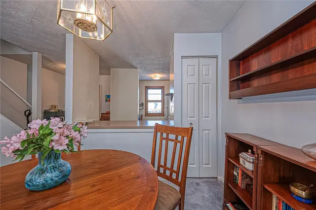 182 Woodhaven Dr gallery image 8