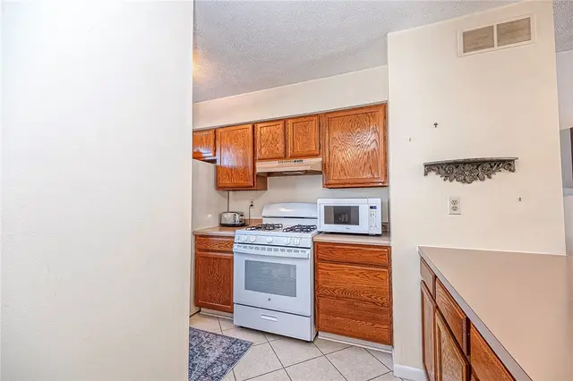 182 Woodhaven Dr gallery image 11