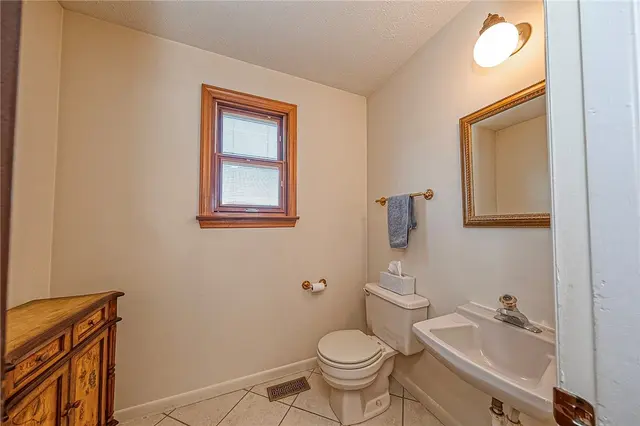 182 Woodhaven Dr gallery image 12