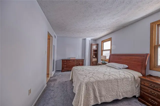 182 Woodhaven Dr gallery image 15