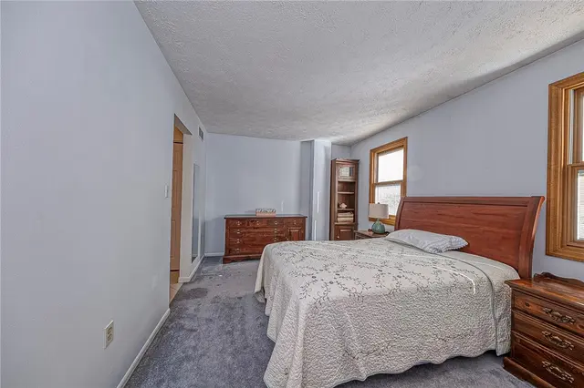 182 Woodhaven Dr gallery image 16