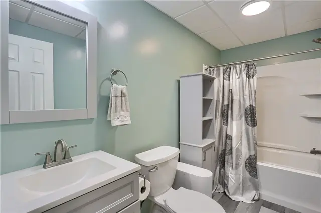 1821 Pioneer Drive gallery image 5